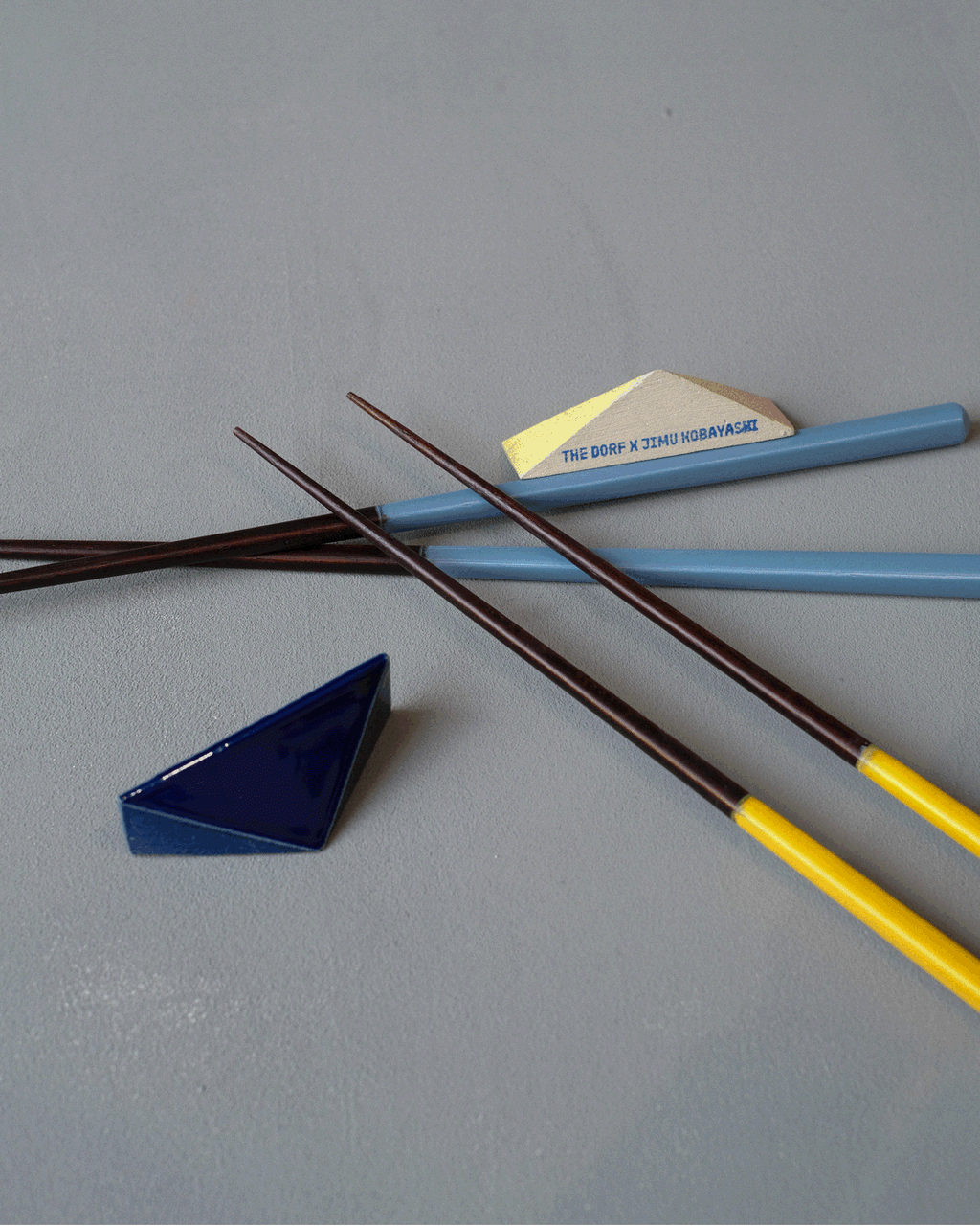 Limitiertes Hashi-Set mit handgefertigten Keramikhaltern by THE DORF x Jimu Kobayashi